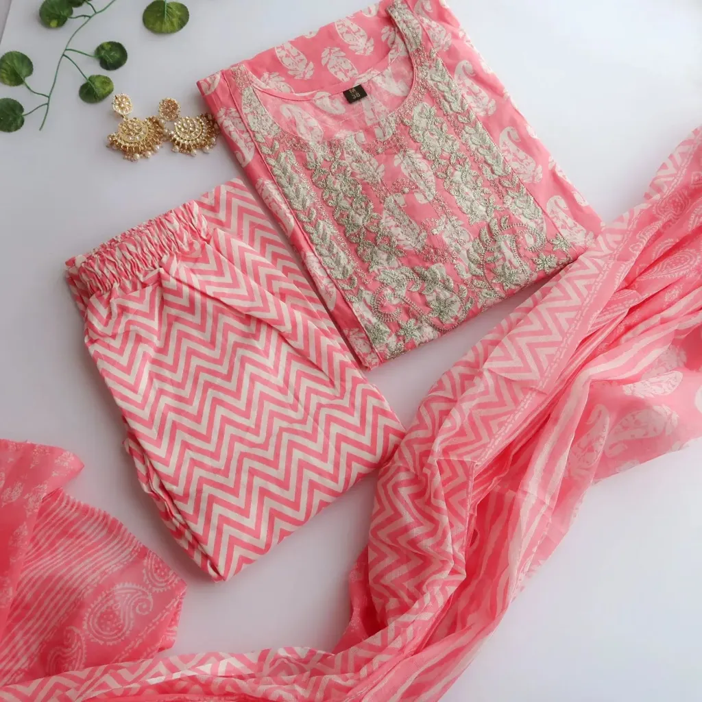 Pink Paisley Sleeveless 3-Piece Kurti Set